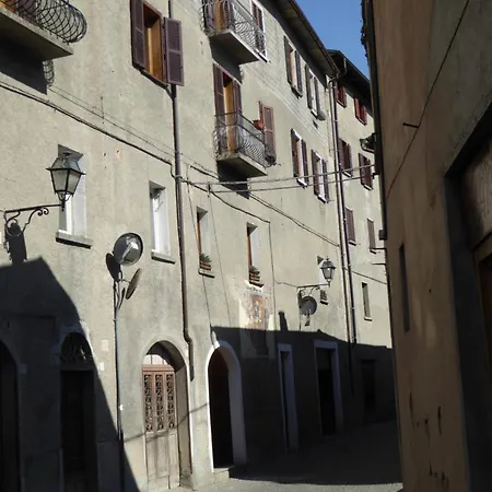 In Via Morcelli بورمْيو